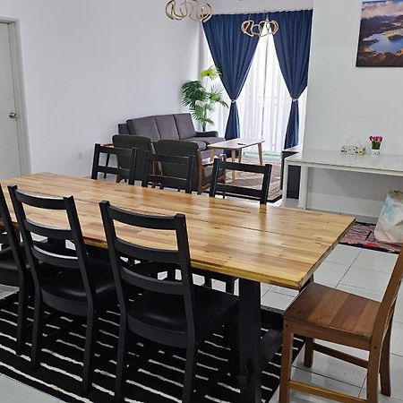 Faliza Adelia Residence Каджанг Екстериор снимка